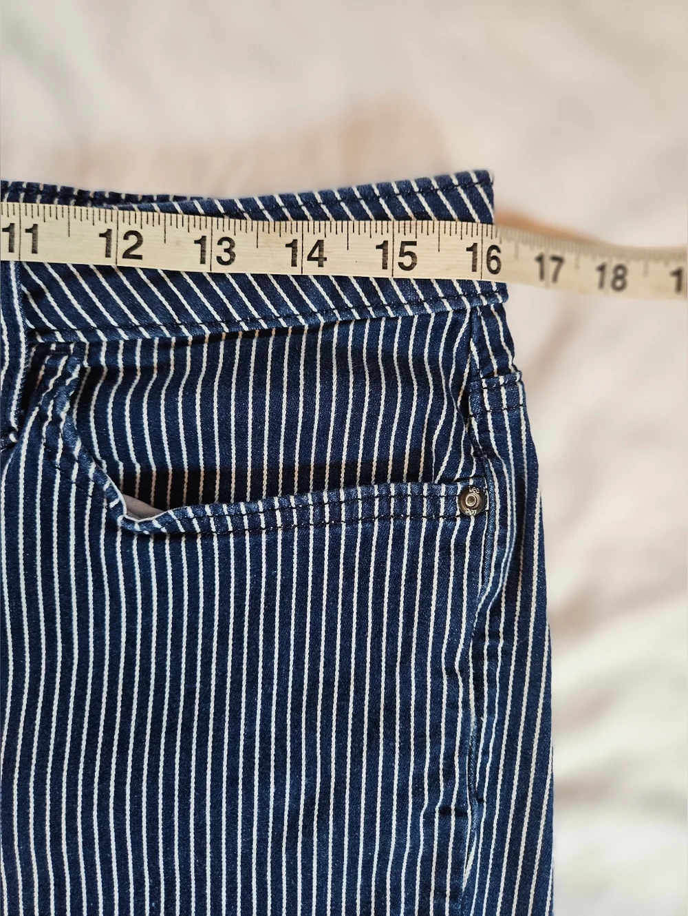 Lee Womens Blue And White Striped 5 Pocket Buttoned Denim Jean Shorts Size 12 - Picture 4 of 11